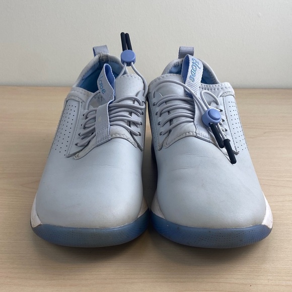 Clove Classic Nursing Shoe Women's Light Gray Sneakers - Picture 2 of 11